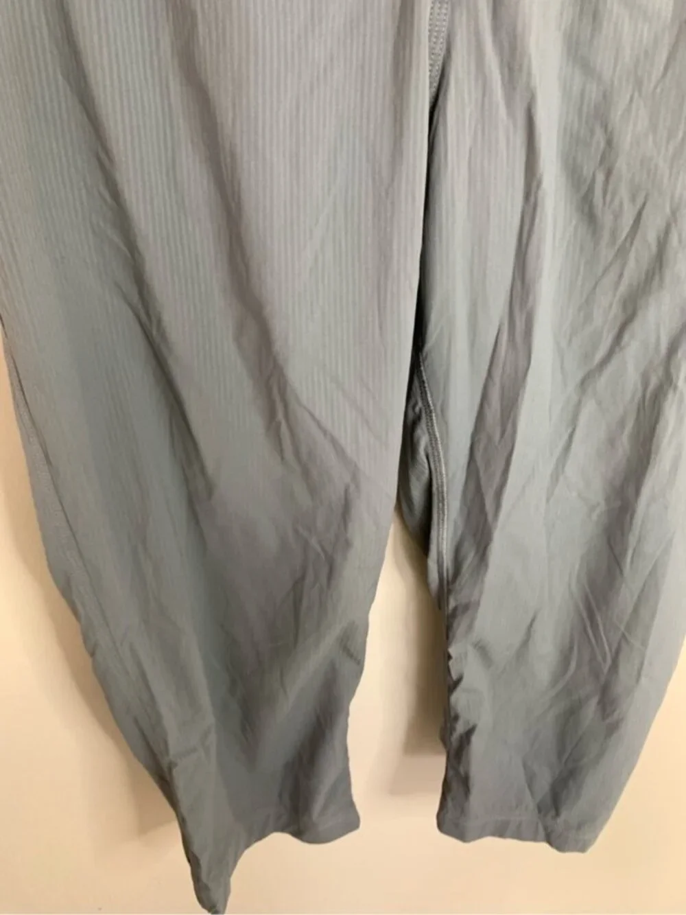 Lululemon Grey Cropped Pants 8